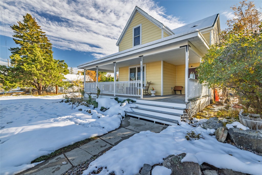 Photo of 1015 Hollins Avenue, Helena, MT 59601 (MLS # 30079805)