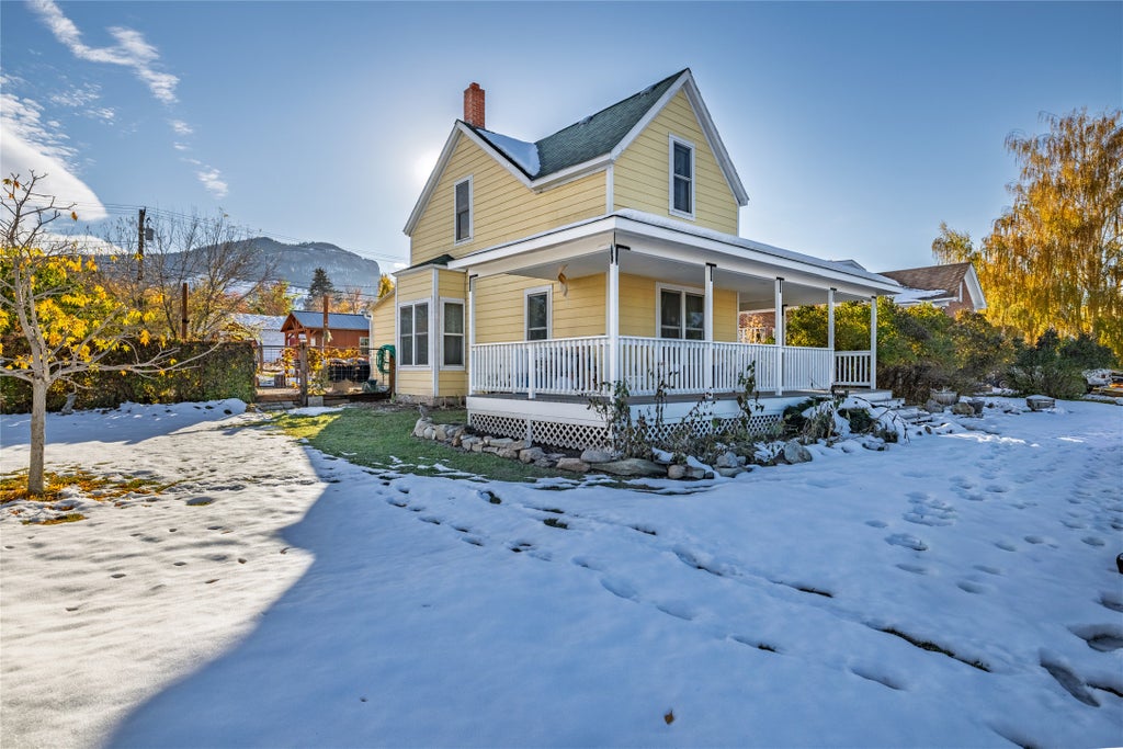 Photo of 1015 Hollins Avenue, Helena, MT 59601 (MLS # 30079805)