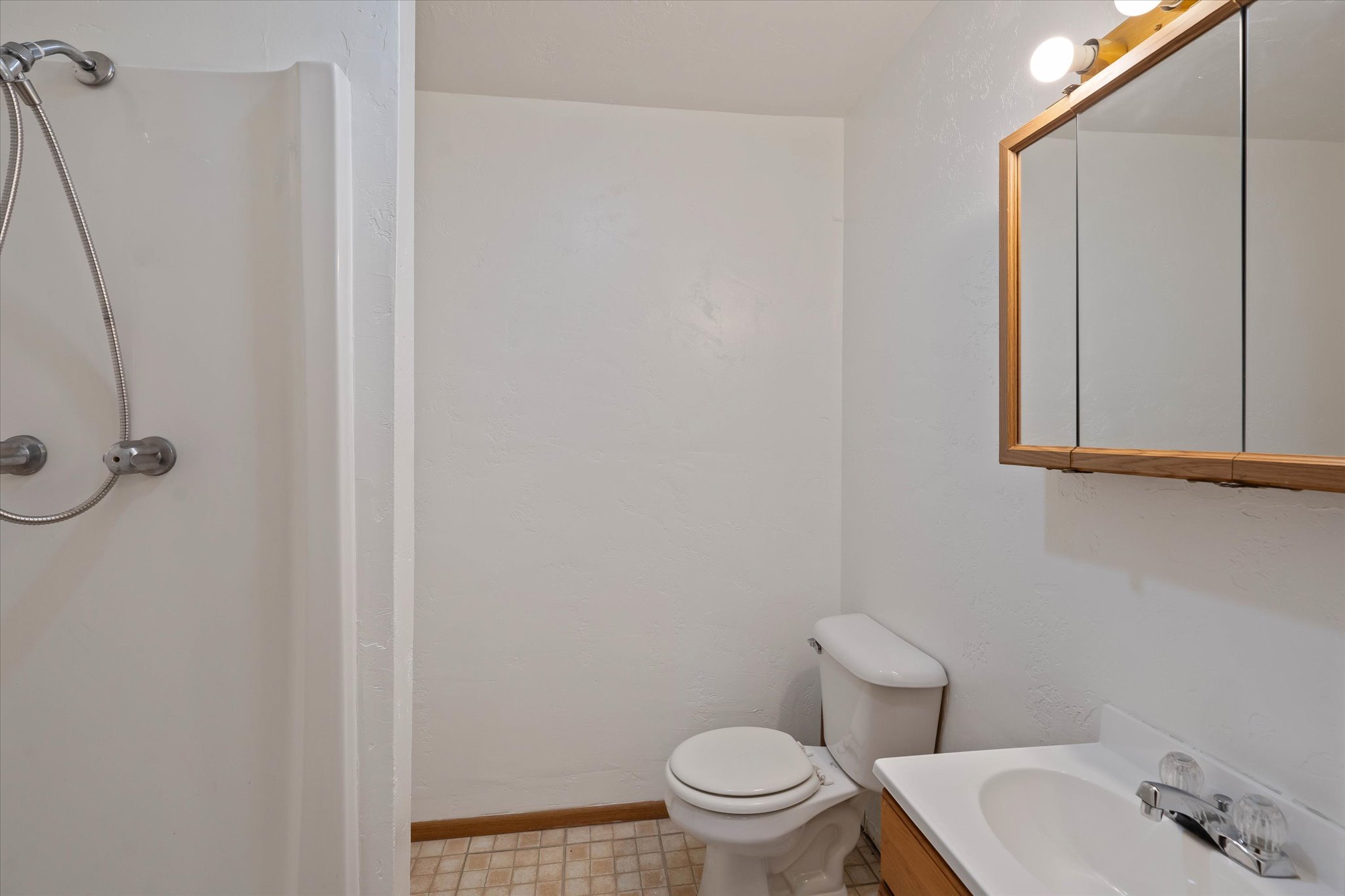 Rexford, Montana 59930, United States, 3 Bedrooms Bedrooms, ,2 BathroomsBathrooms,Residential,Active,240704