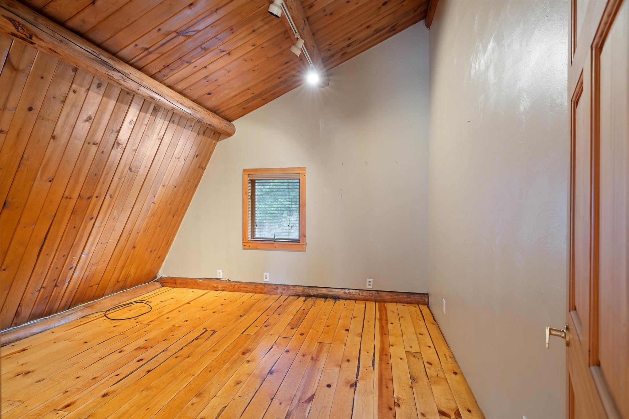 Rexford, Montana 59930, United States, 3 Bedrooms Bedrooms, ,2 BathroomsBathrooms,Residential,Active,240704