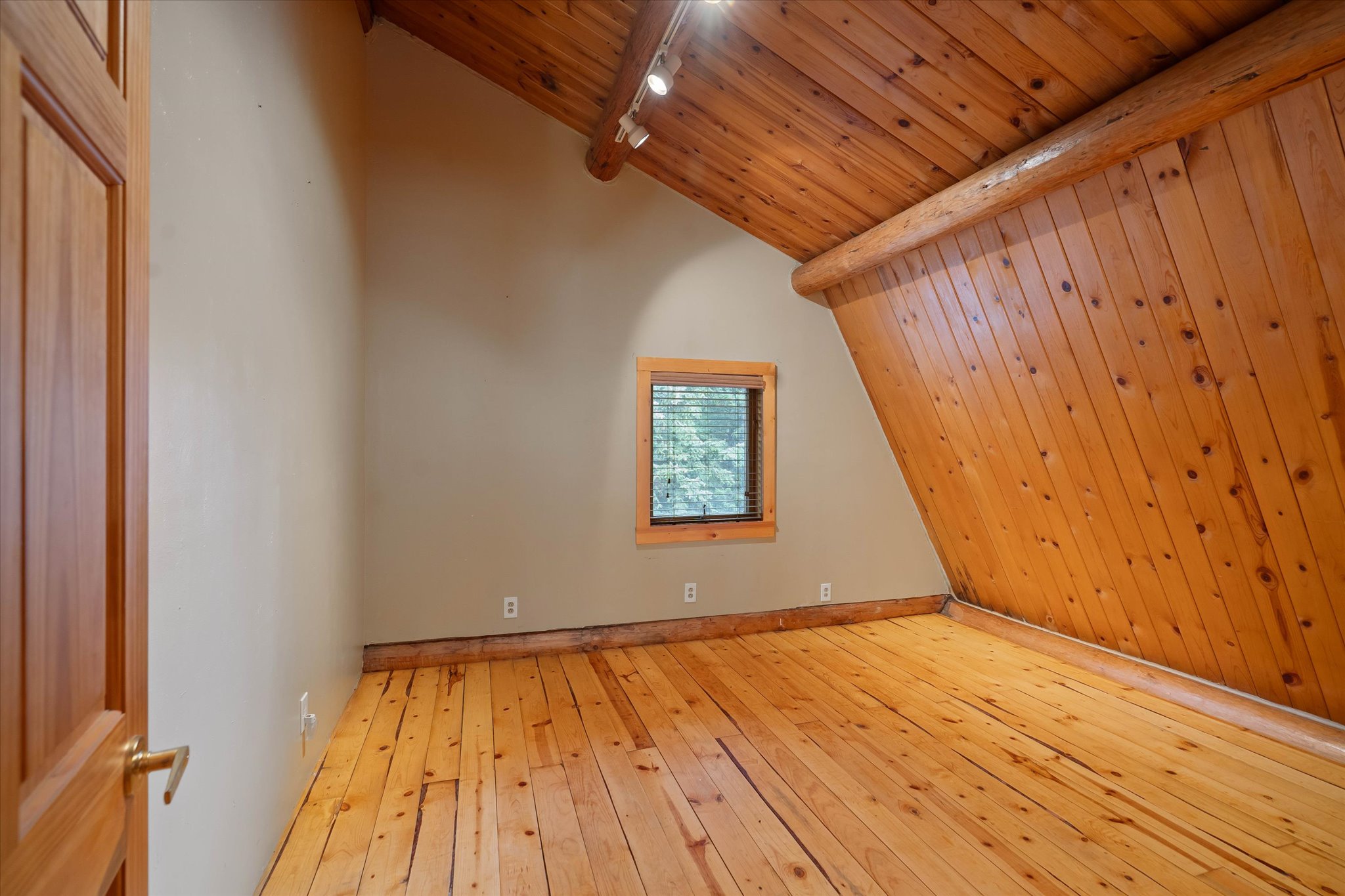 Rexford, Montana 59930, United States, 3 Bedrooms Bedrooms, ,2 BathroomsBathrooms,Residential,Active,240704