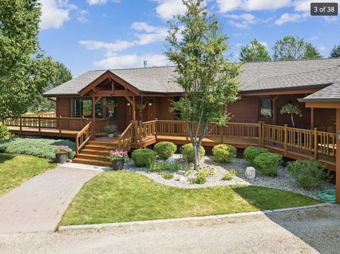 Photo of 590 Country Way N, Kalispell, MT 59901 (MLS # 30057021)