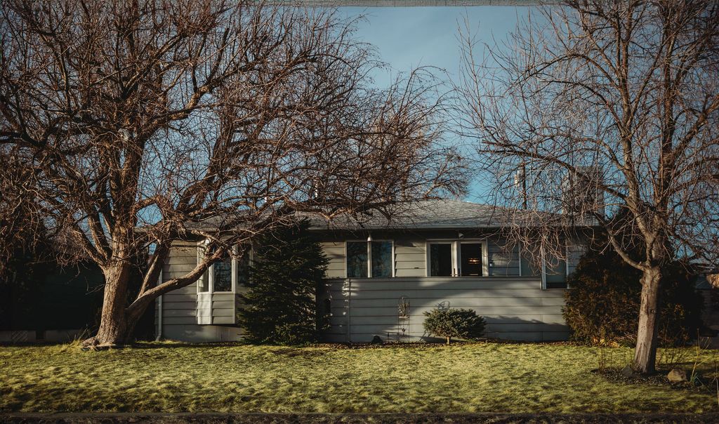 Photo of 529 22nd Avenue NE, Great Falls, MT 59404 (MLS # 30066371)