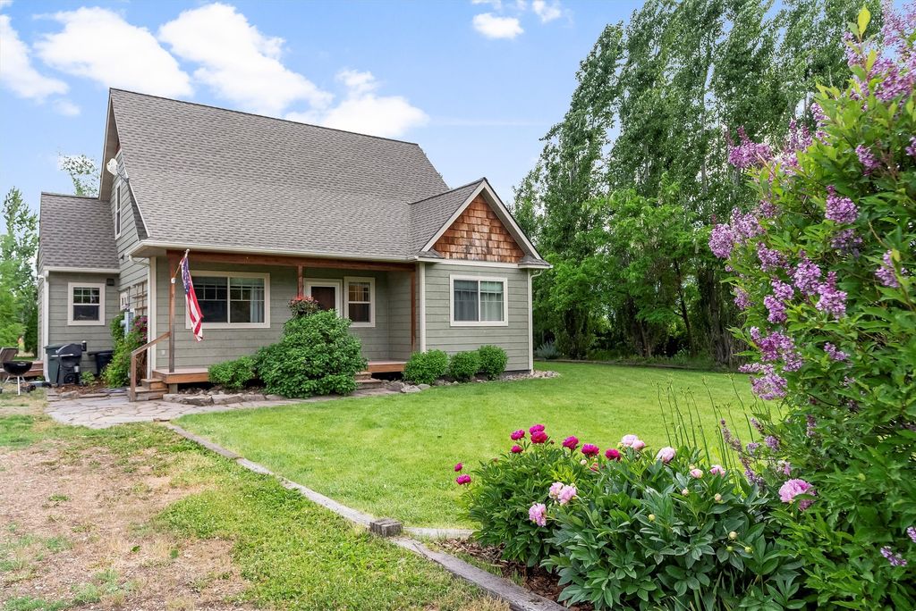 Photo of 5014 Eastside Highway Hwy, Stevensville, MT 59870 (MLS # 30055329)