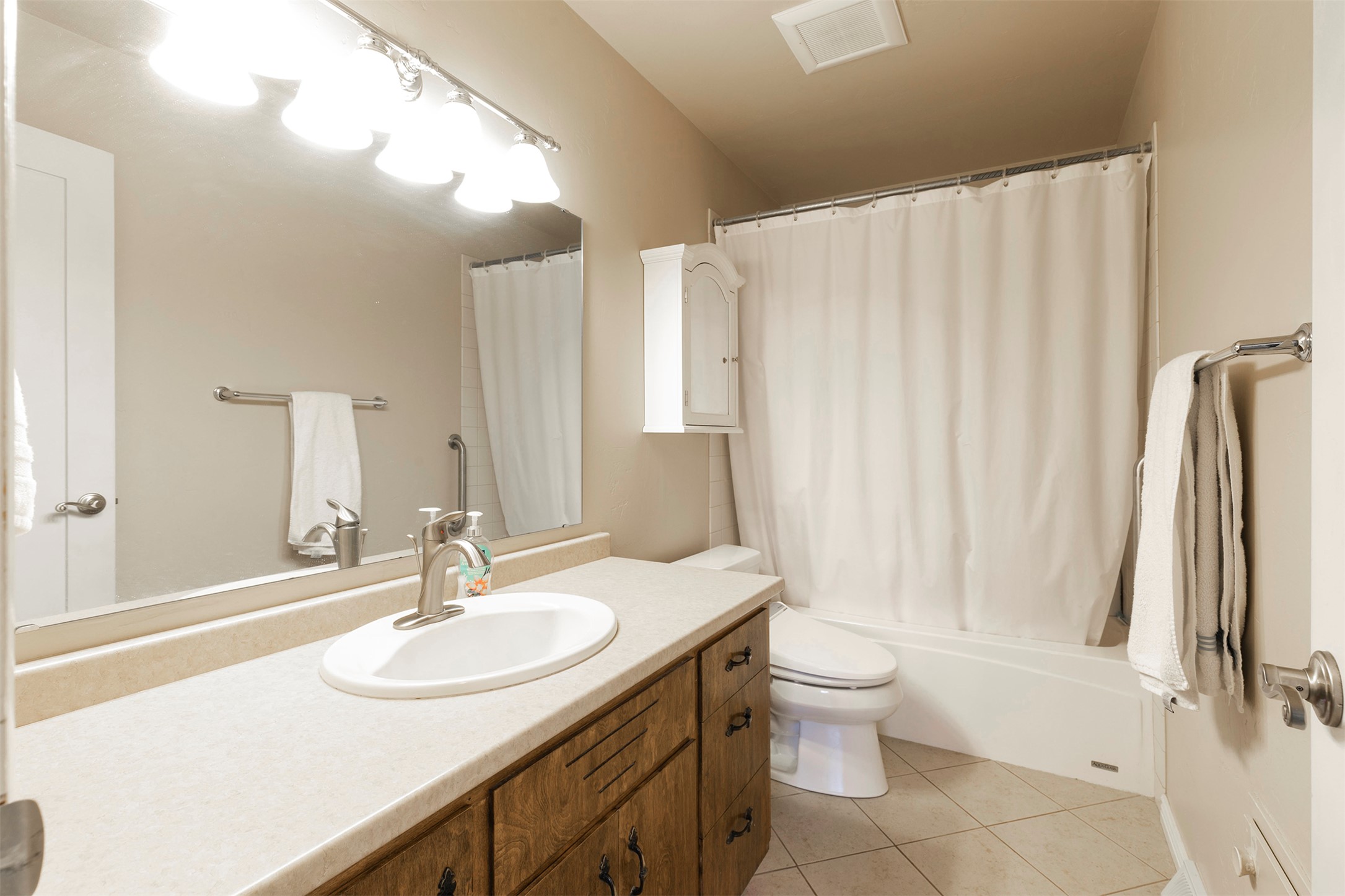 Lolo, Montana 59847, United States, 5 Bedrooms Bedrooms, ,2 BathroomsBathrooms,Residential,Pending,125199