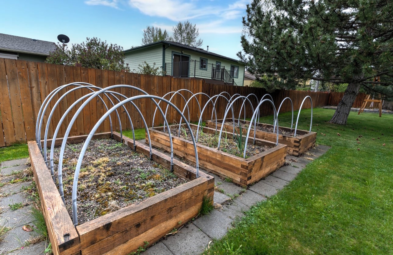 Lolo, Montana 59847, United States, 5 Bedrooms Bedrooms, ,2 BathroomsBathrooms,Residential,Pending,125199