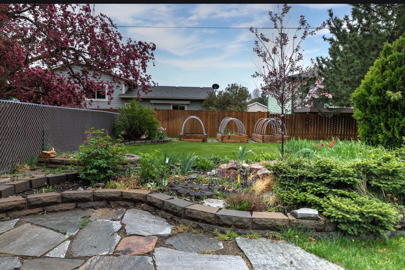 Lolo, Montana 59847, United States, 5 Bedrooms Bedrooms, ,2 BathroomsBathrooms,Residential,Pending,125199