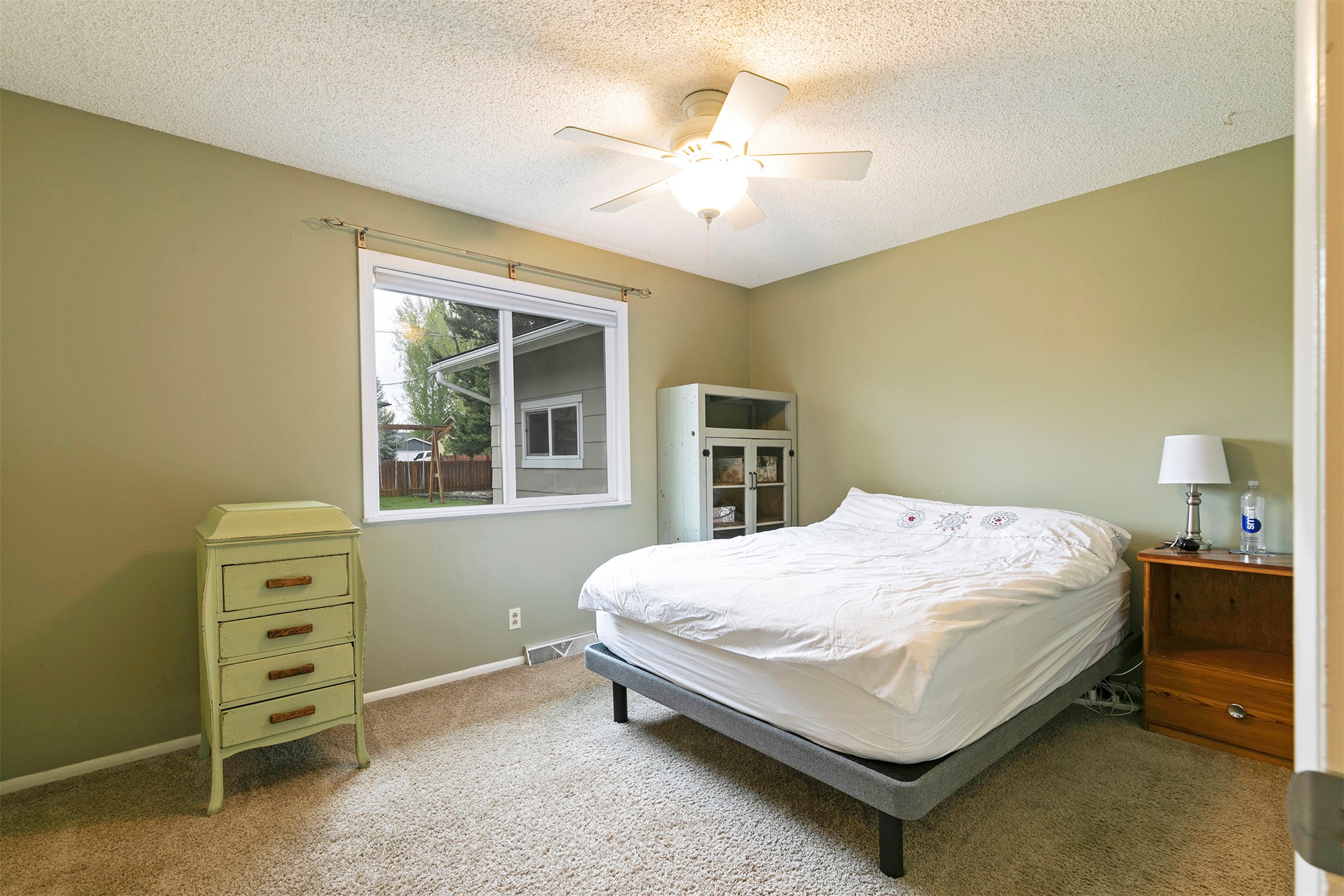 Lolo, Montana 59847, United States, 5 Bedrooms Bedrooms, ,2 BathroomsBathrooms,Residential,Pending,125199