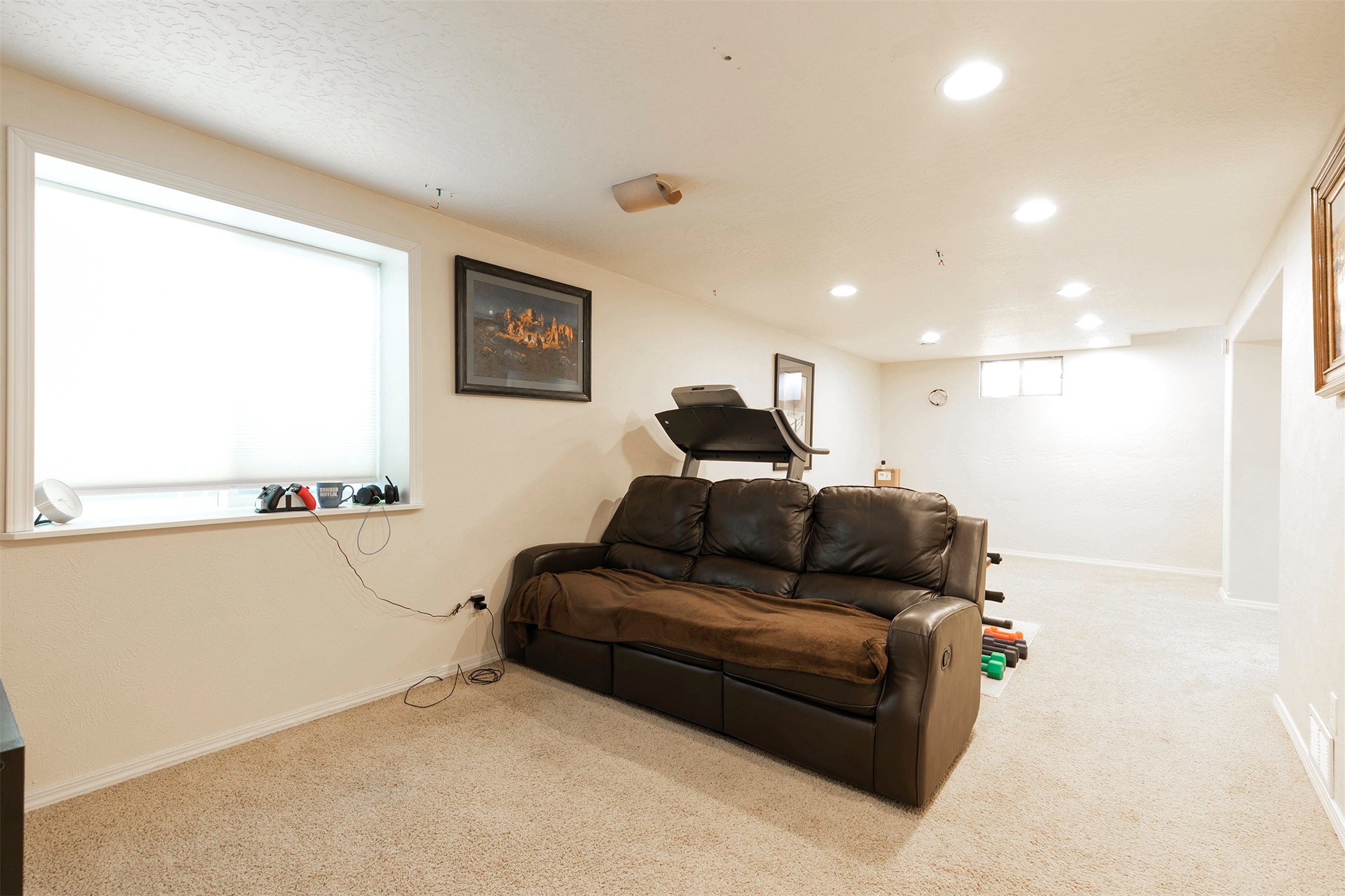 Lolo, Montana 59847, United States, 5 Bedrooms Bedrooms, ,2 BathroomsBathrooms,Residential,Pending,125199