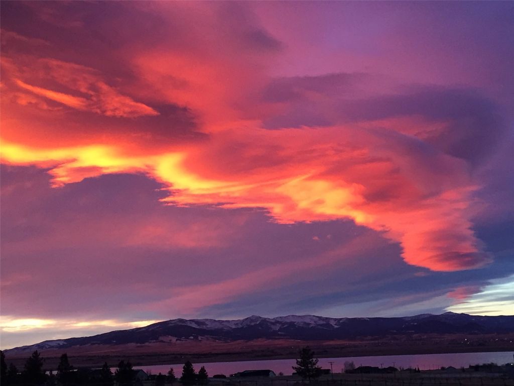 Photo of 6045 Lakeview Drive, Helena, MT 59602 (MLS # 30060320)