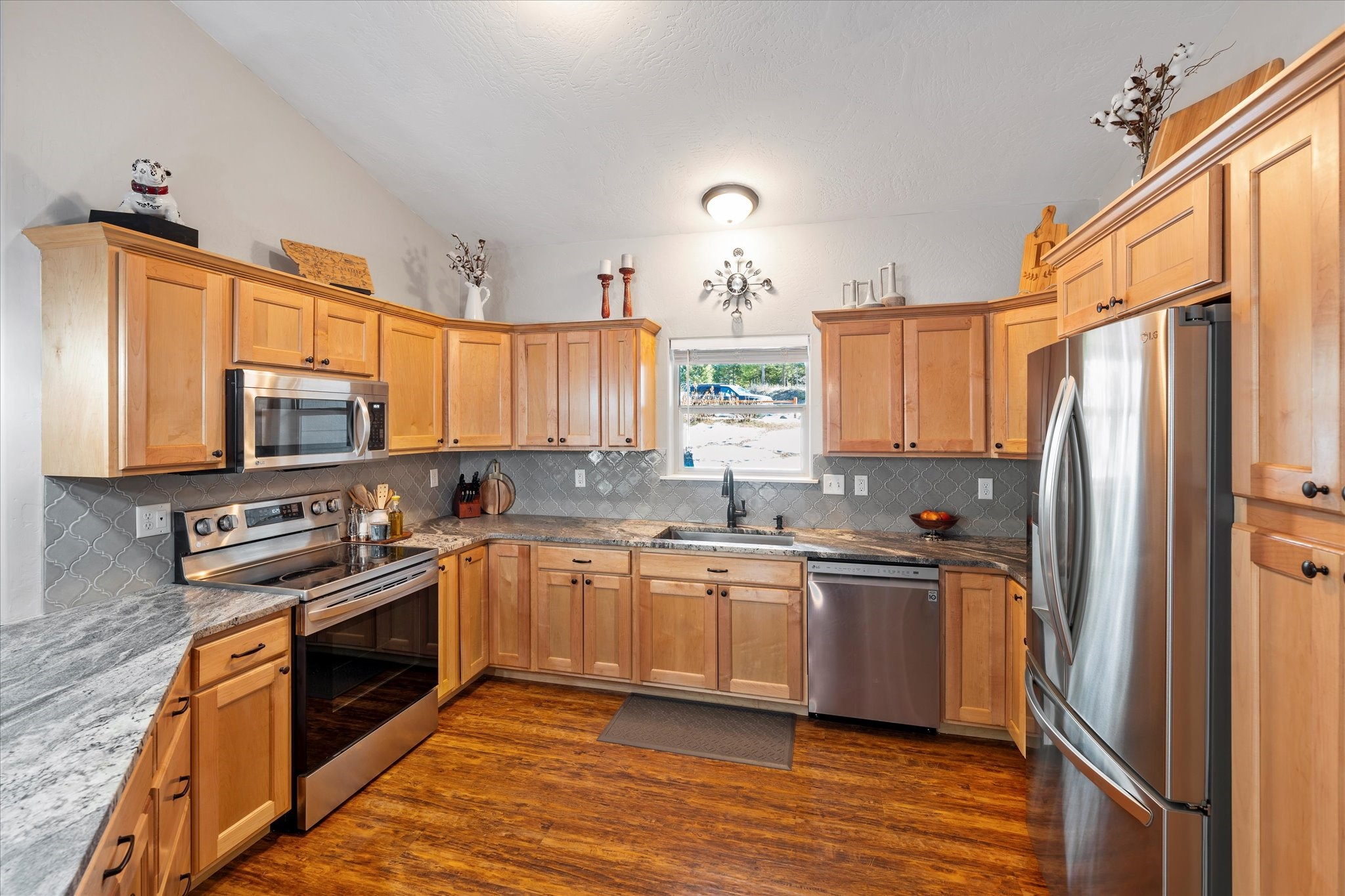 Bigfork, Montana 59911, United States, 4 Bedrooms Bedrooms, ,3 BathroomsBathrooms,Residential,Active,81807