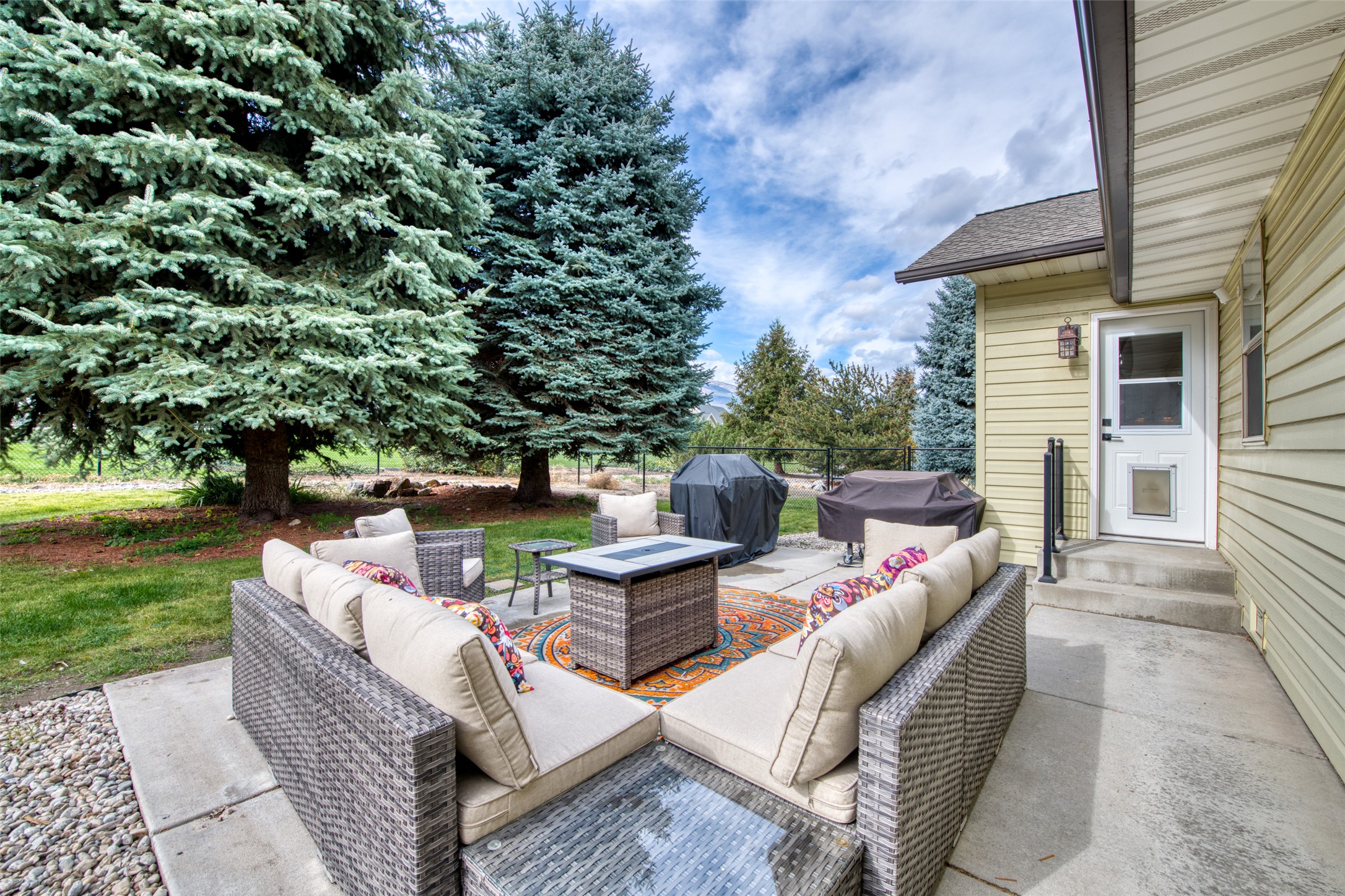 Hamilton, Montana 59840, United States, 3 Bedrooms Bedrooms, ,2 BathroomsBathrooms,Residential,Active,221208