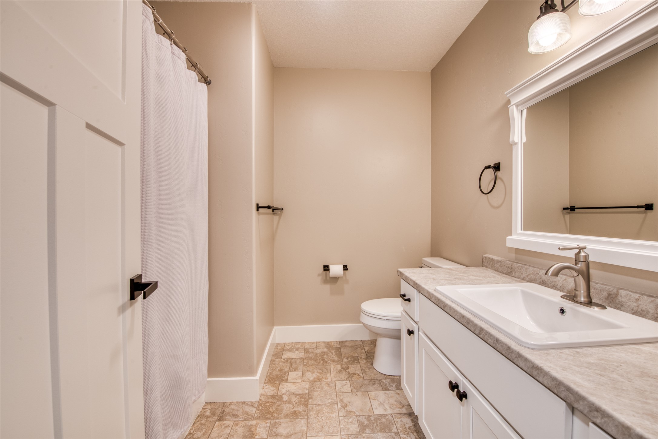 Hamilton, Montana 59840, United States, 3 Bedrooms Bedrooms, ,2 BathroomsBathrooms,Residential,Active,221208