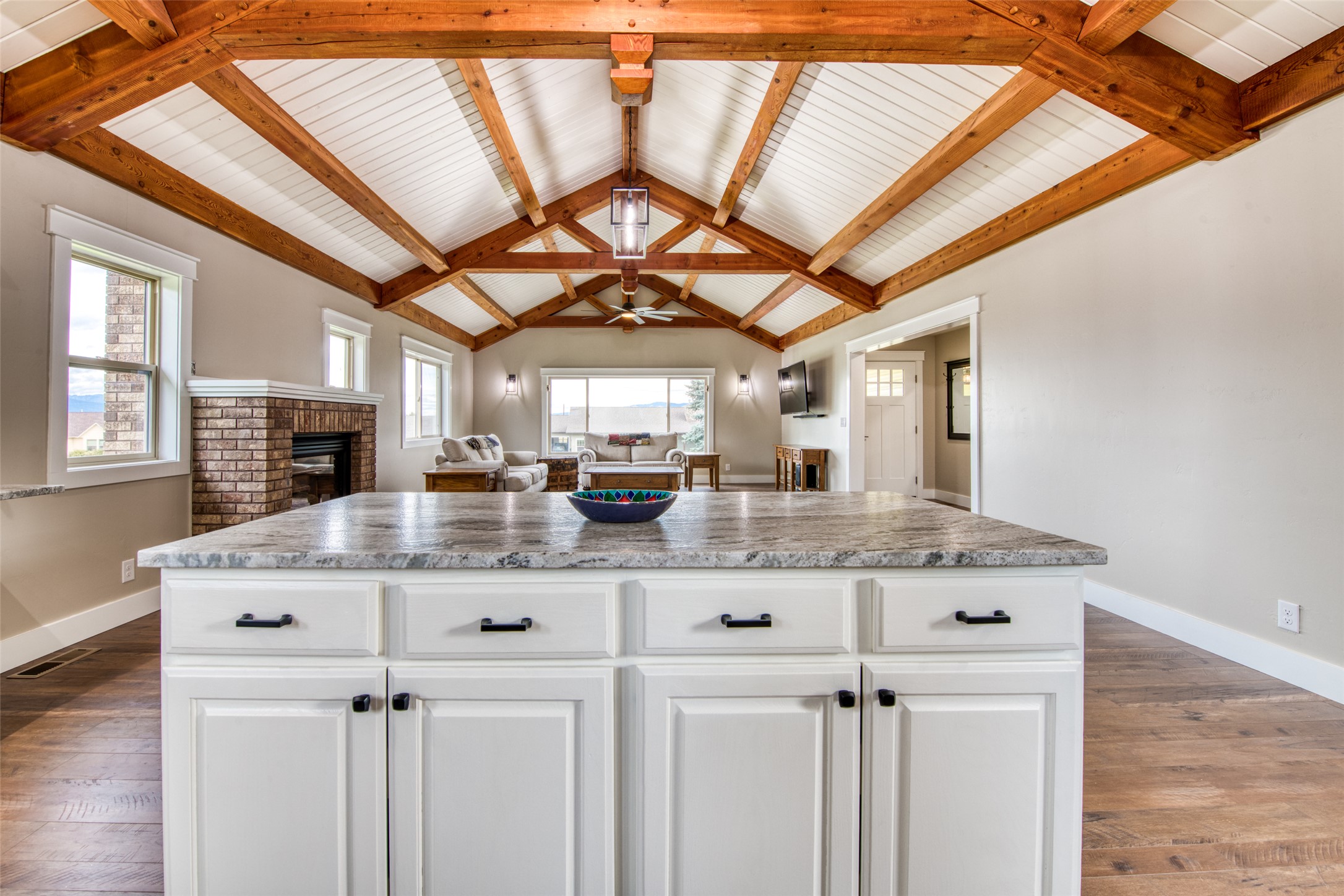 Hamilton, Montana 59840, United States, 3 Bedrooms Bedrooms, ,2 BathroomsBathrooms,Residential,Active,221208