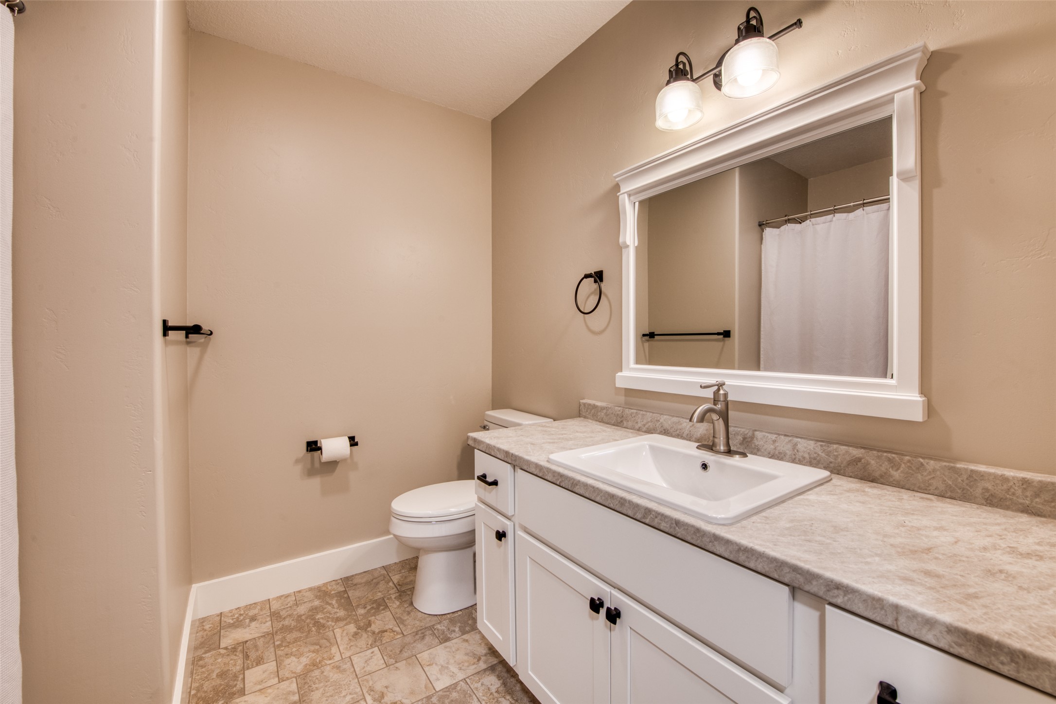 Hamilton, Montana 59840, United States, 3 Bedrooms Bedrooms, ,2 BathroomsBathrooms,Residential,Active,221208