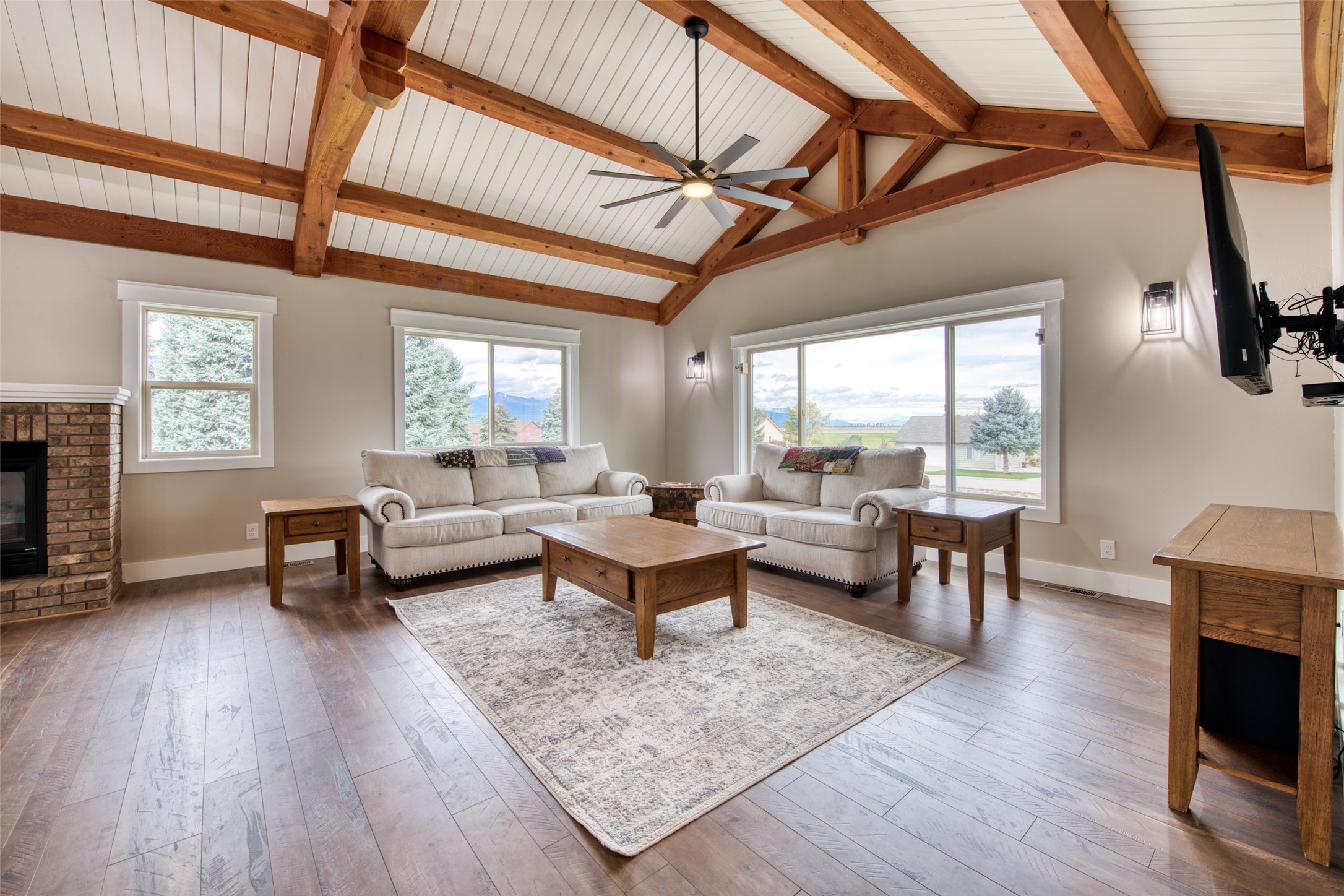 Hamilton, Montana 59840, United States, 3 Bedrooms Bedrooms, ,2 BathroomsBathrooms,Residential,Active,221208