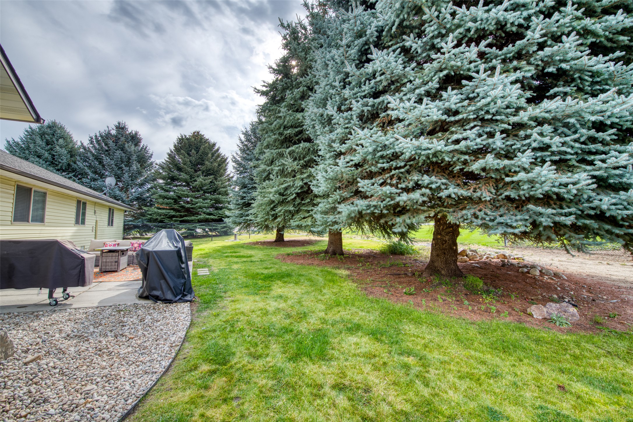 Hamilton, Montana 59840, United States, 3 Bedrooms Bedrooms, ,2 BathroomsBathrooms,Residential,Active,221208