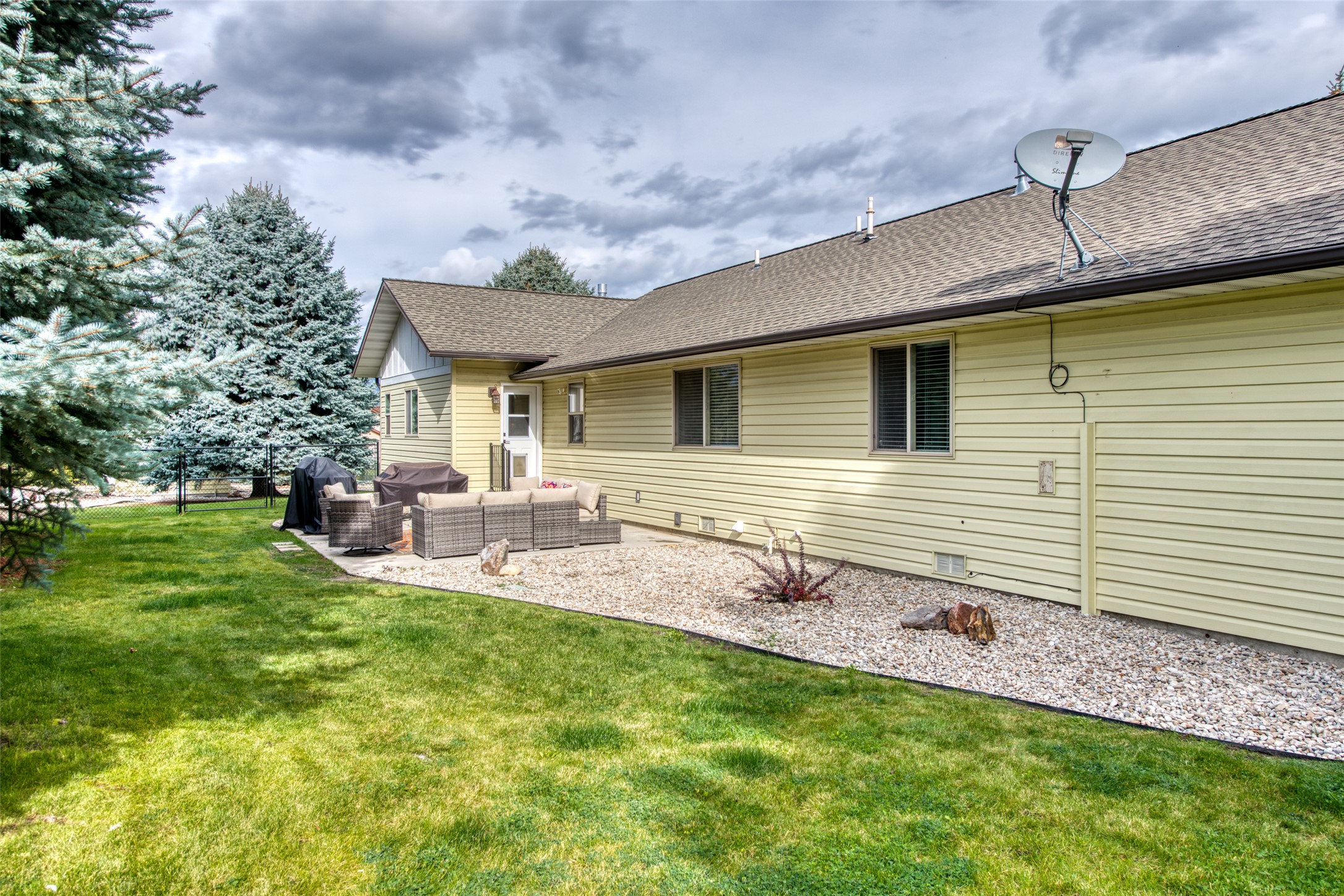 Hamilton, Montana 59840, United States, 3 Bedrooms Bedrooms, ,2 BathroomsBathrooms,Residential,Active,221208