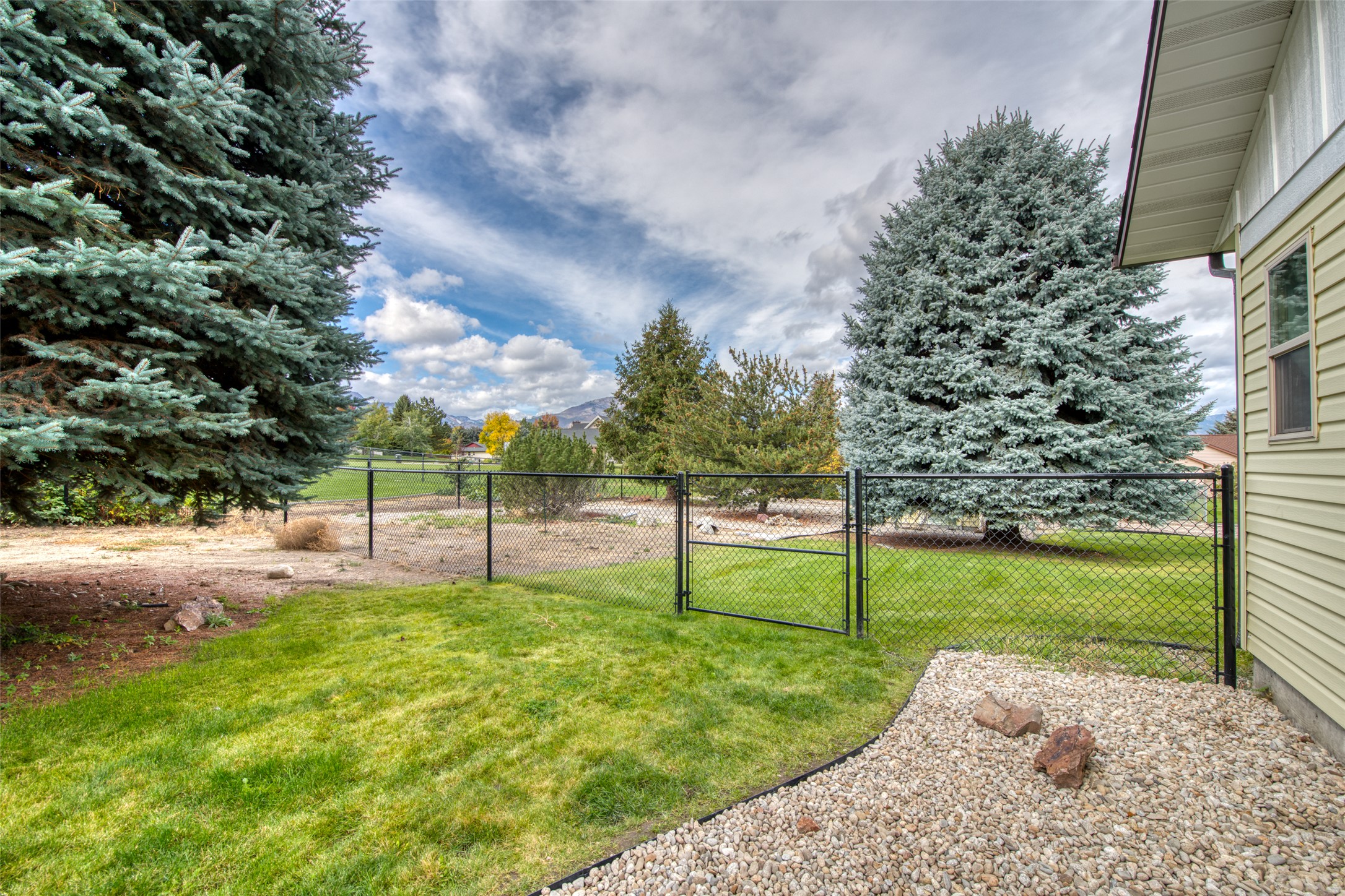 Hamilton, Montana 59840, United States, 3 Bedrooms Bedrooms, ,2 BathroomsBathrooms,Residential,Active,221208