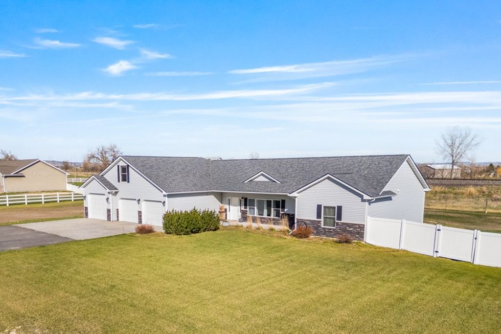 Photo of 509 Zebra Street, Billings, MT 59106 (MLS # 30069487)