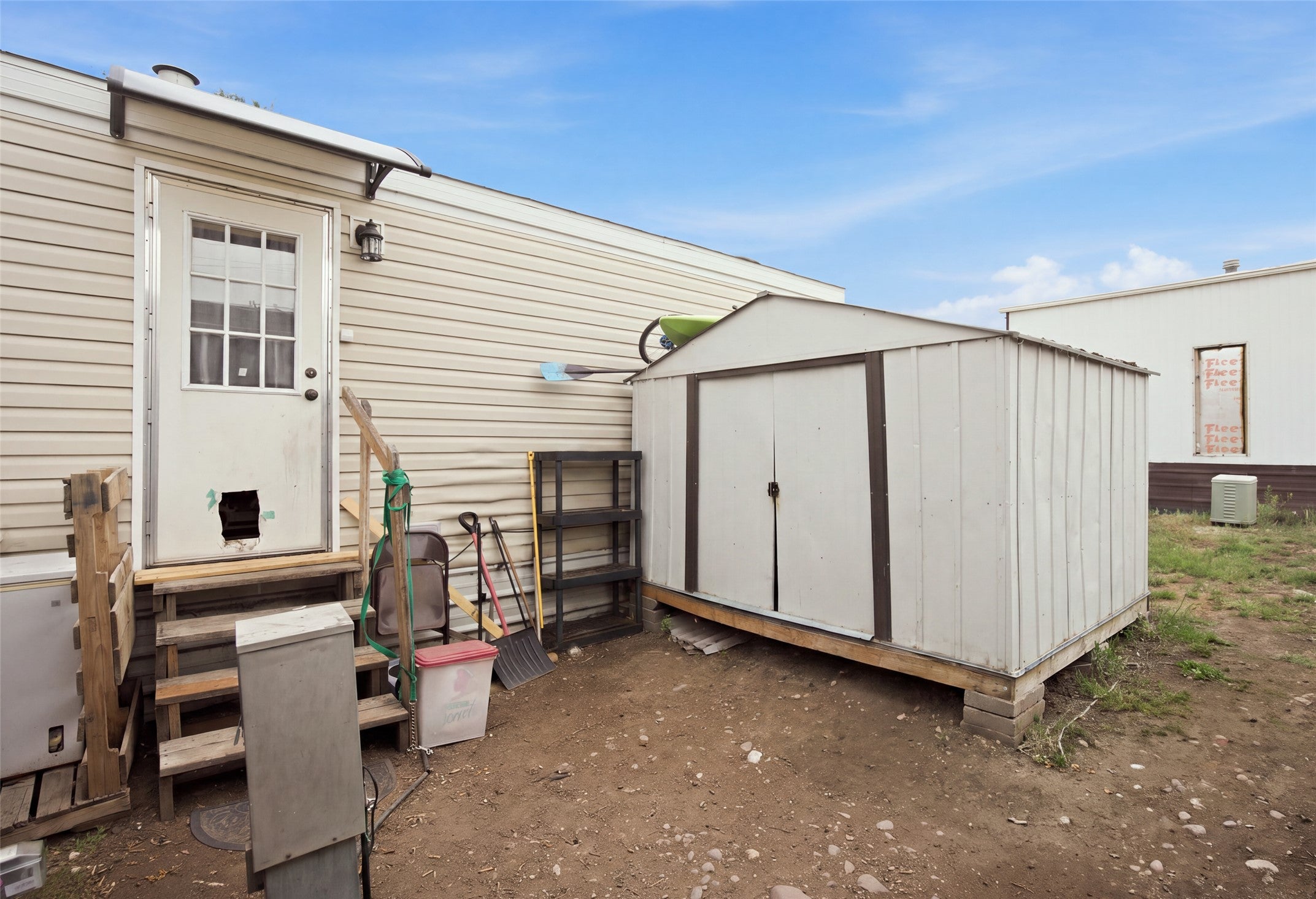 209 N Travois