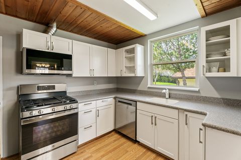 Tiny photo for 1043 5th Avenue, Helena, MT 59601 (MLS # 30070055)