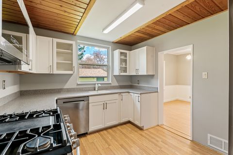 Tiny photo for 1043 5th Avenue, Helena, MT 59601 (MLS # 30070055)