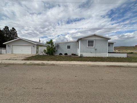 407 Glacier Avenue Shelby MT 59474
