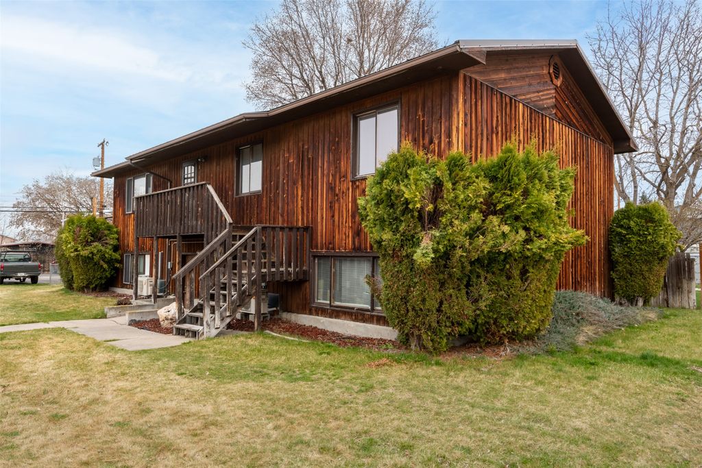 Photo of 2312 Dearborn Avenue, Missoula, MT 59801 (MLS # 30068156)