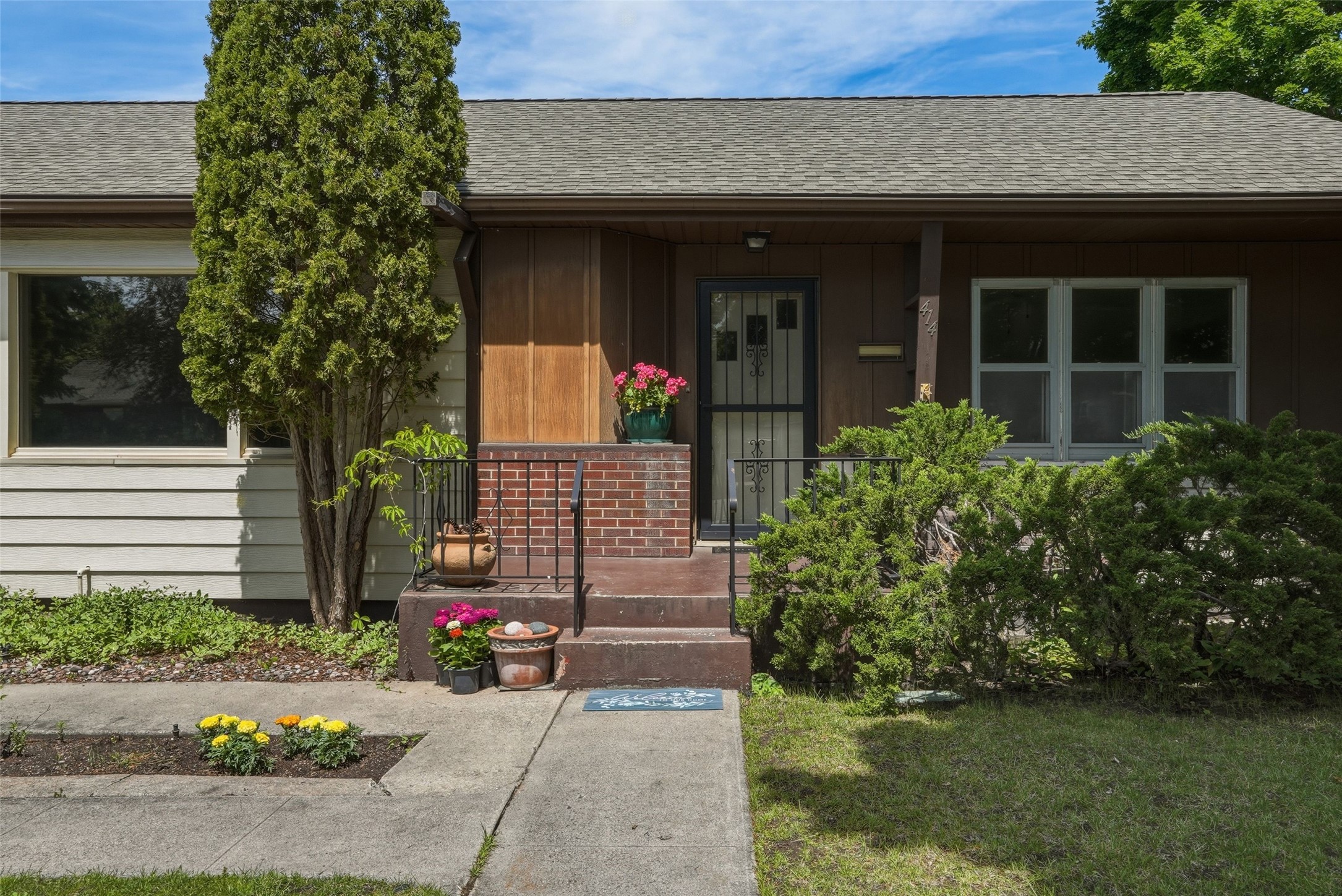 414 Burlington Avenue