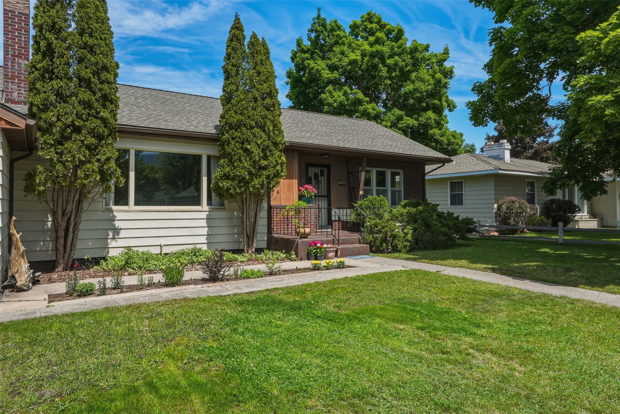 414 Burlington Avenue