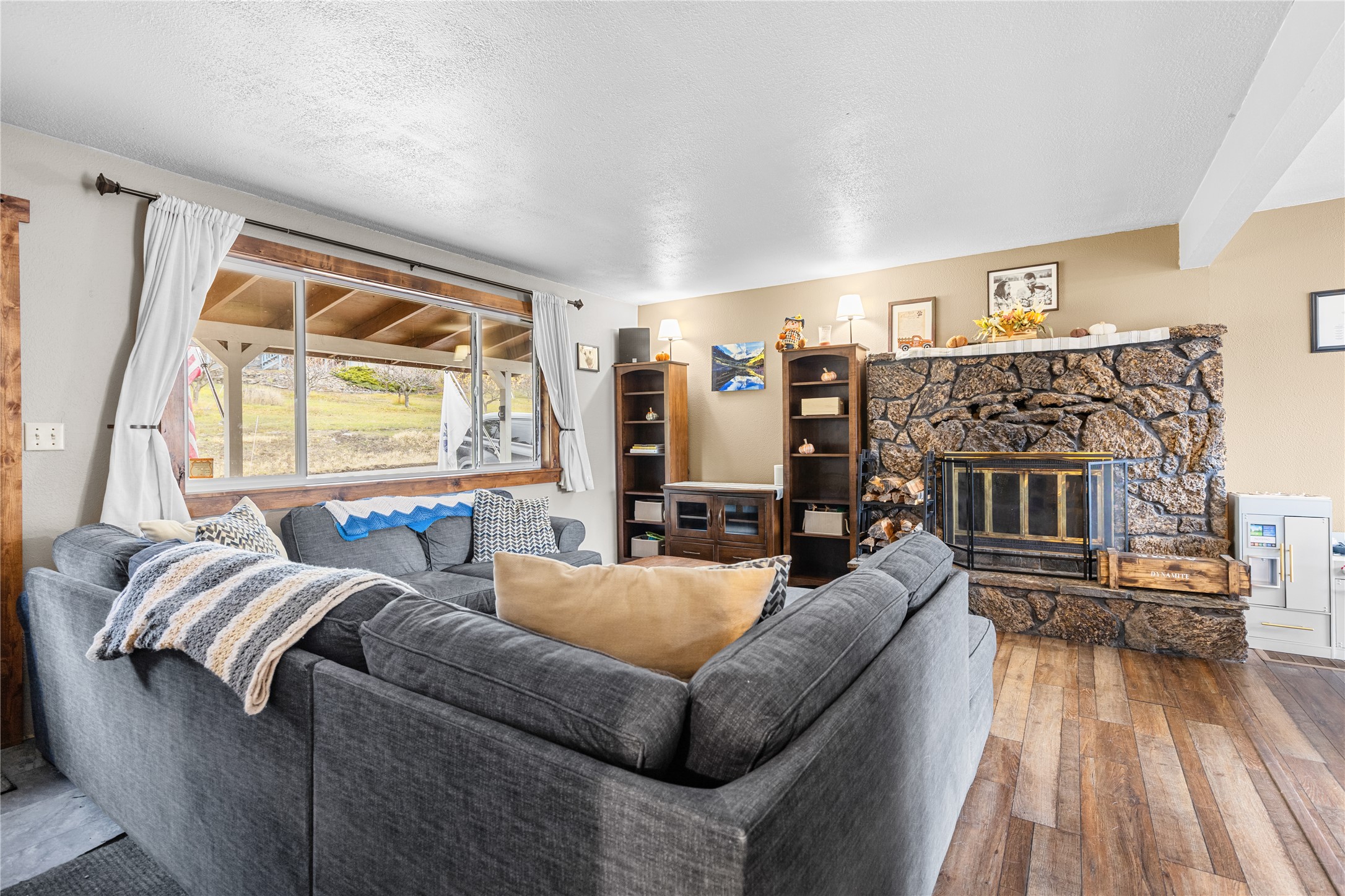 14306 Yenne Point Road