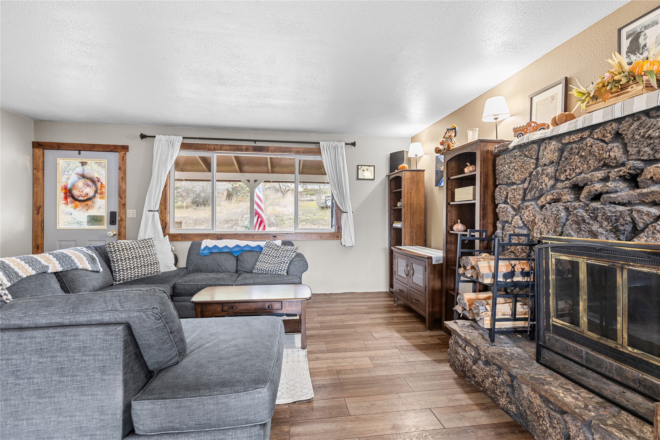 14306 Yenne Point Road