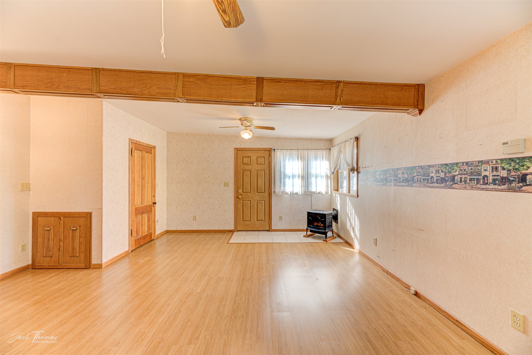 Helena, Montana 59601, United States, 4 Bedrooms Bedrooms, ,3 BathroomsBathrooms,Residential,Pending,37479