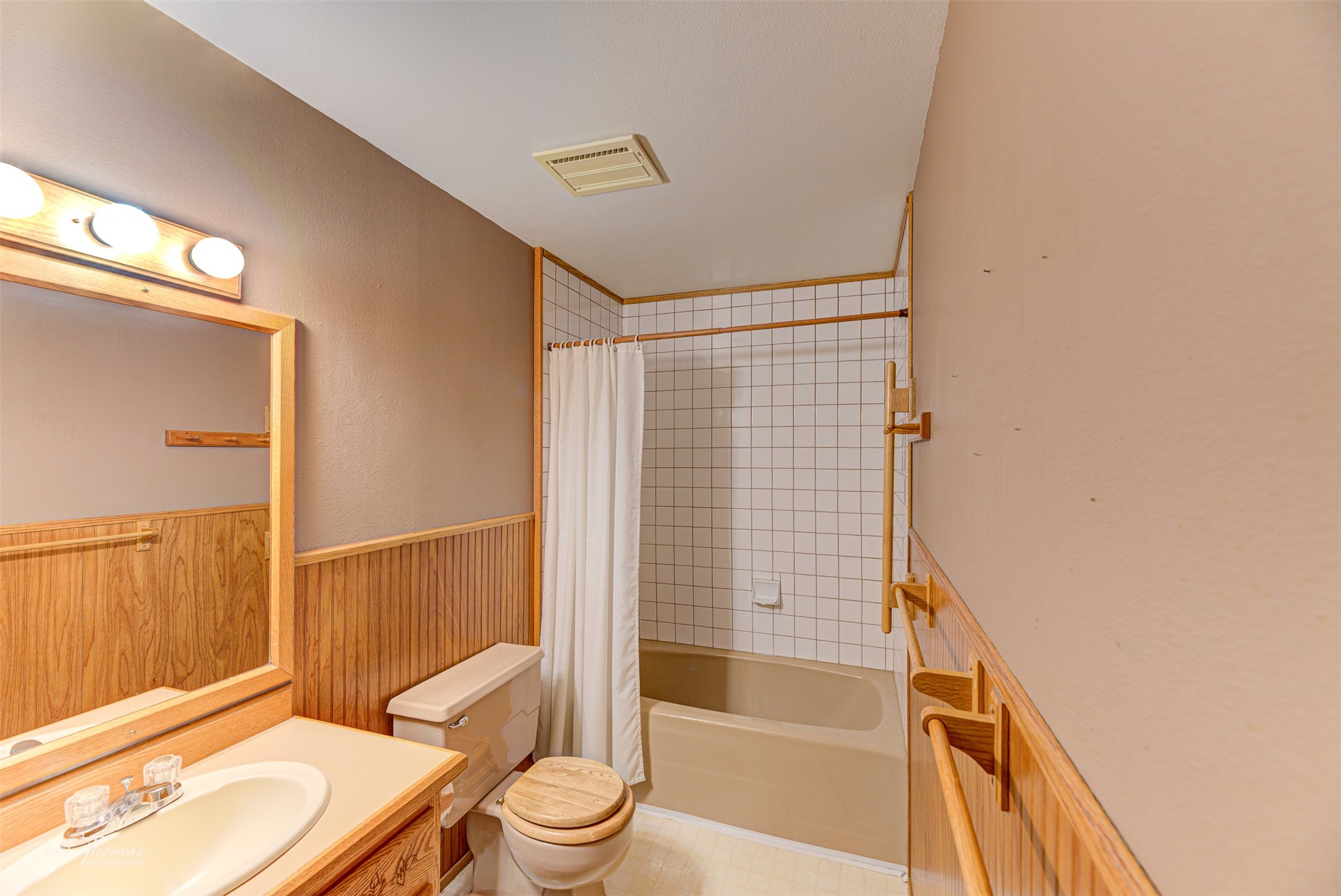 Helena, Montana 59601, United States, 4 Bedrooms Bedrooms, ,3 BathroomsBathrooms,Residential,Pending,37479