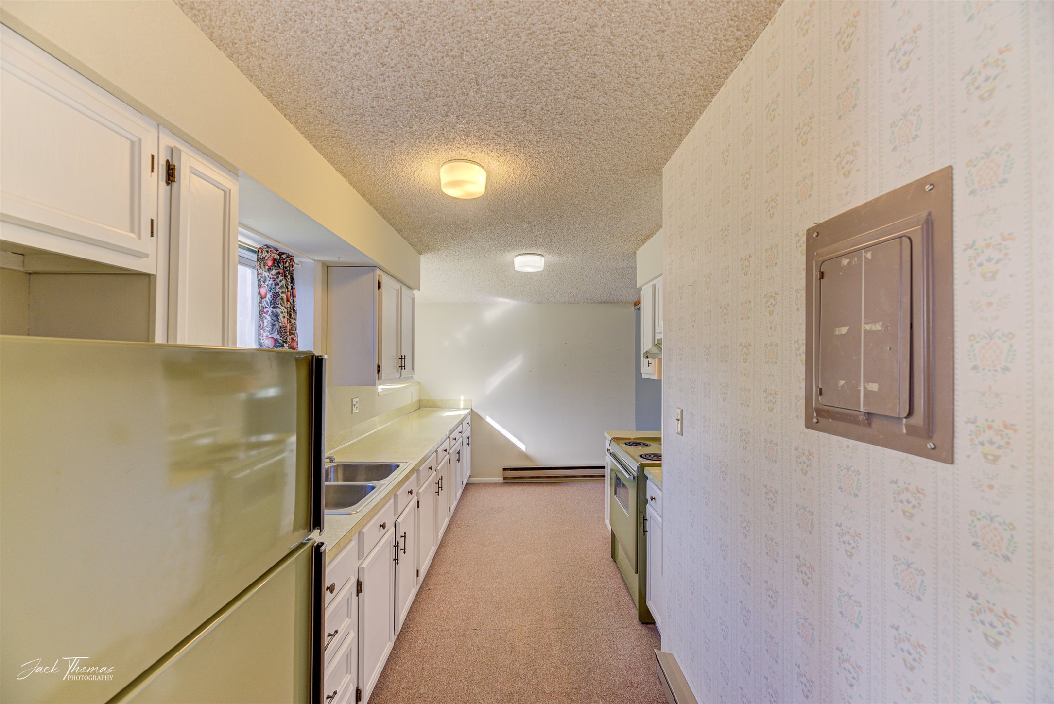 Helena, Montana 59601, United States, 4 Bedrooms Bedrooms, ,3 BathroomsBathrooms,Residential,Pending,37479