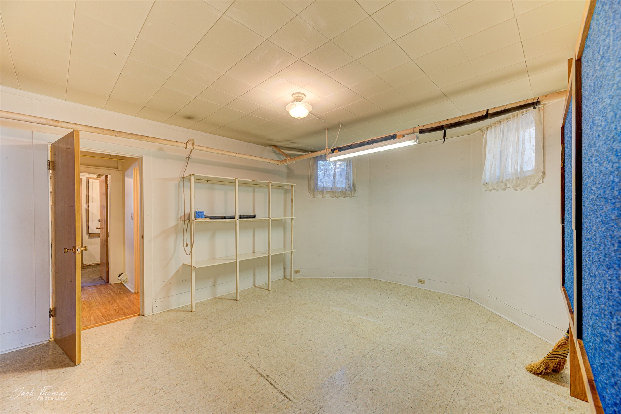 Helena, Montana 59601, United States, 4 Bedrooms Bedrooms, ,3 BathroomsBathrooms,Residential,Pending,37479