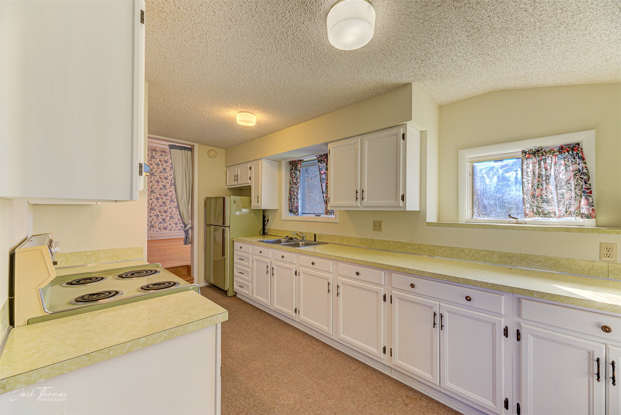 Helena, Montana 59601, United States, 4 Bedrooms Bedrooms, ,3 BathroomsBathrooms,Residential,Pending,37479