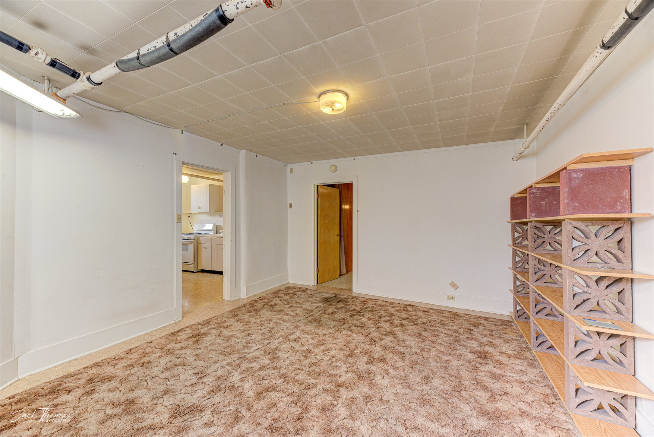 Helena, Montana 59601, United States, 4 Bedrooms Bedrooms, ,3 BathroomsBathrooms,Residential,Pending,37479