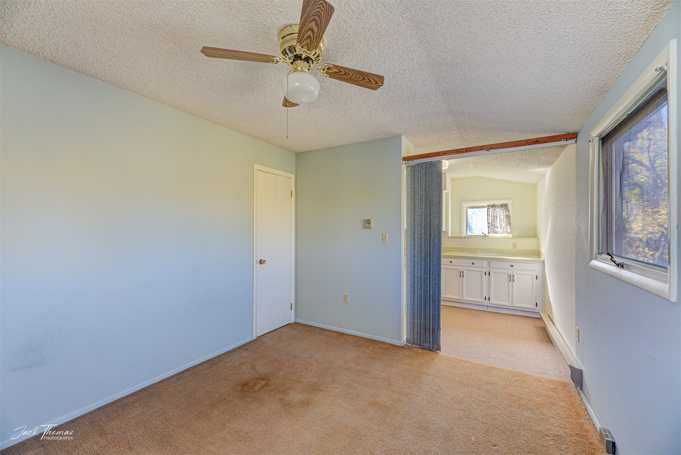 Helena, Montana 59601, United States, 4 Bedrooms Bedrooms, ,3 BathroomsBathrooms,Residential,Pending,37479