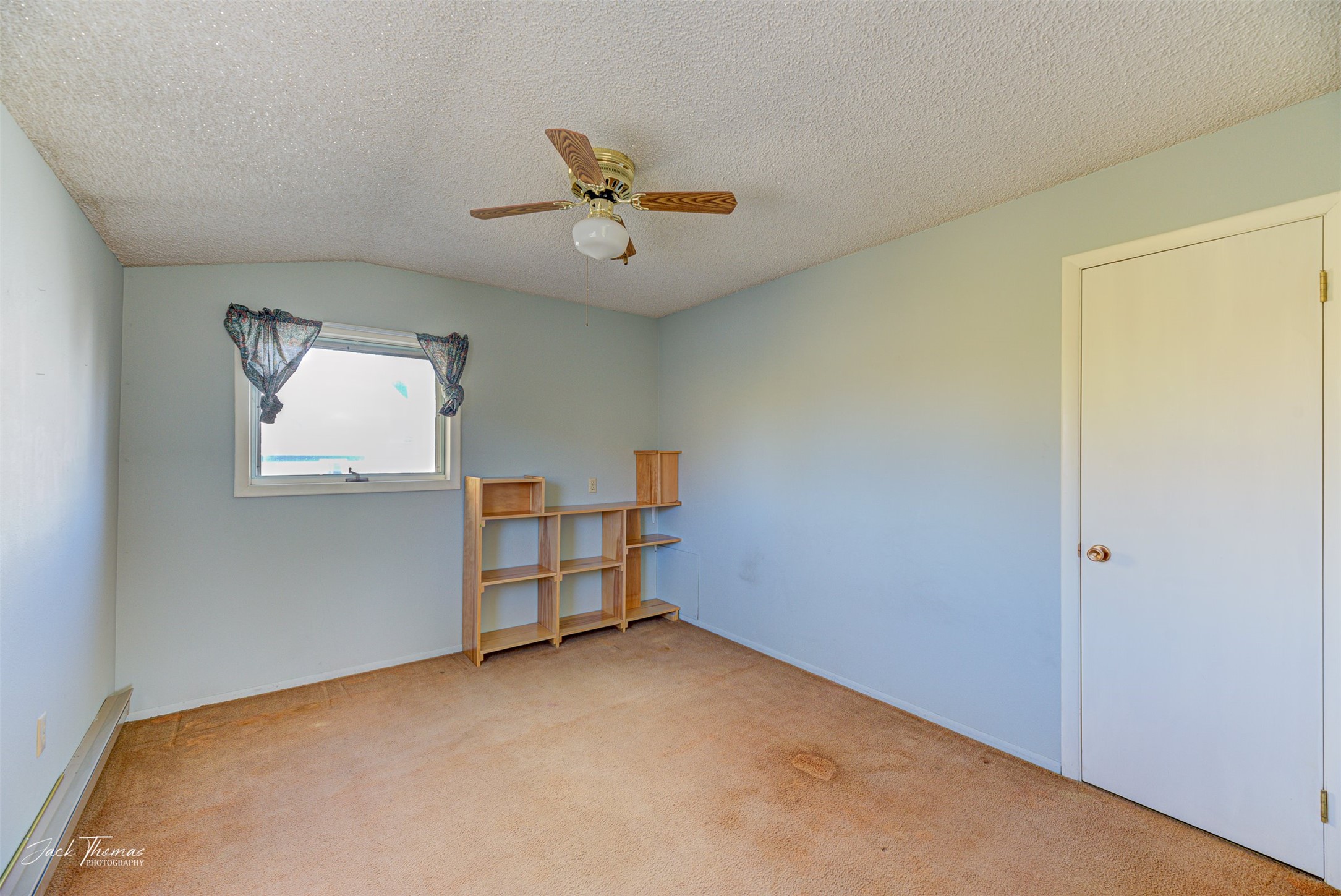 Helena, Montana 59601, United States, 4 Bedrooms Bedrooms, ,3 BathroomsBathrooms,Residential,Pending,37479