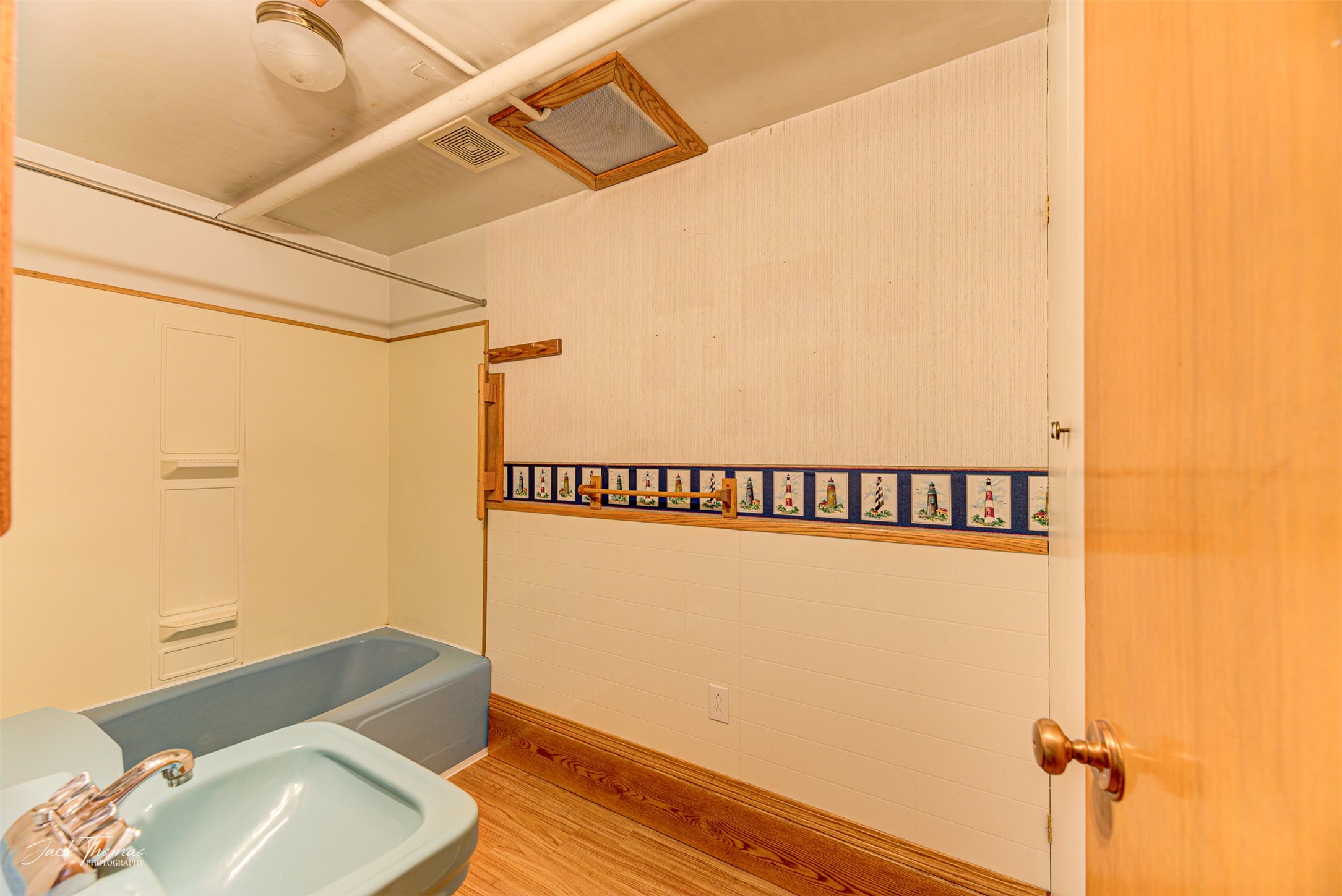 Helena, Montana 59601, United States, 4 Bedrooms Bedrooms, ,3 BathroomsBathrooms,Residential,Pending,37479