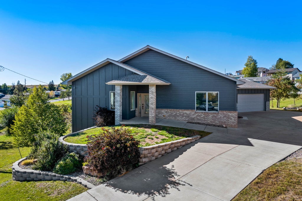 Photo of 123 29A Avenue NE, Great Falls, MT 59404 (MLS # 30078401)