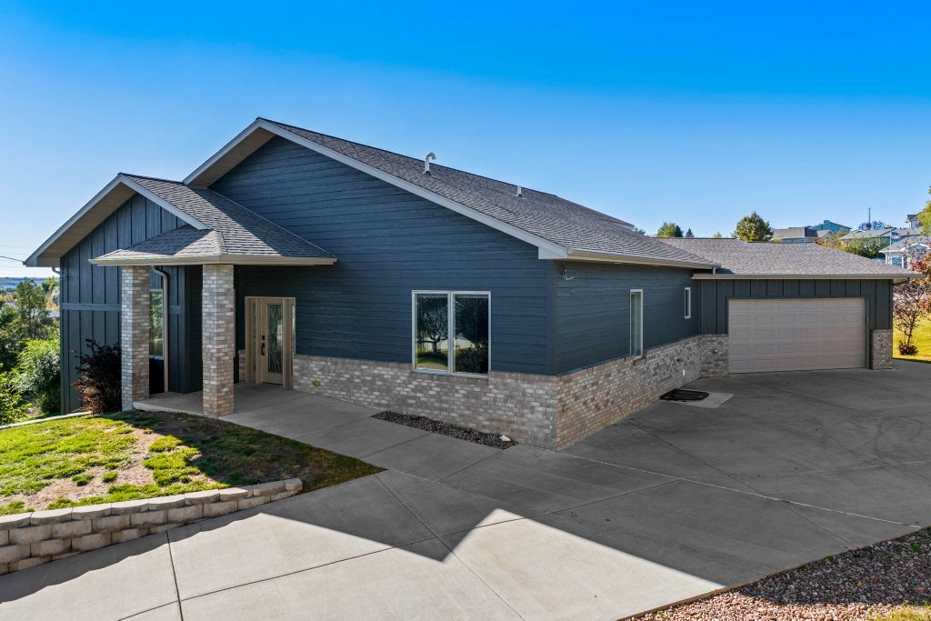Photo of 123 29A Avenue NE, Great Falls, MT 59404 (MLS # 30078401)
