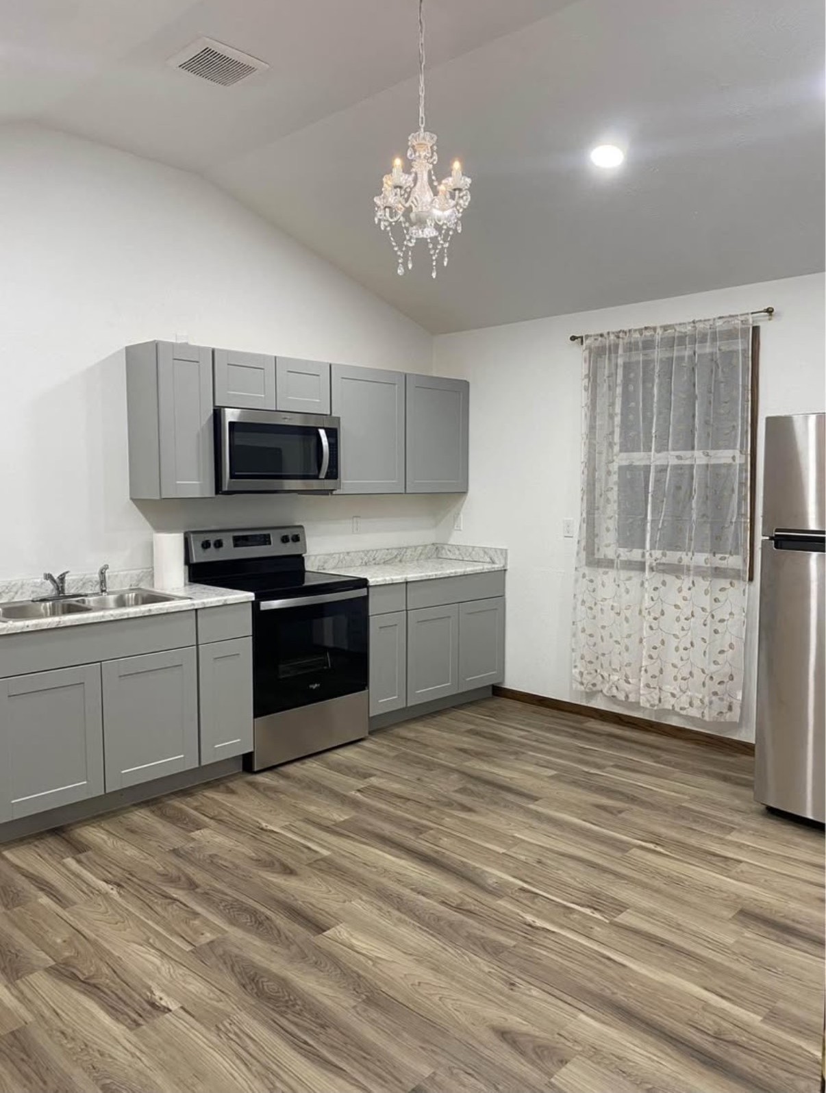 132 E Richland Avenue