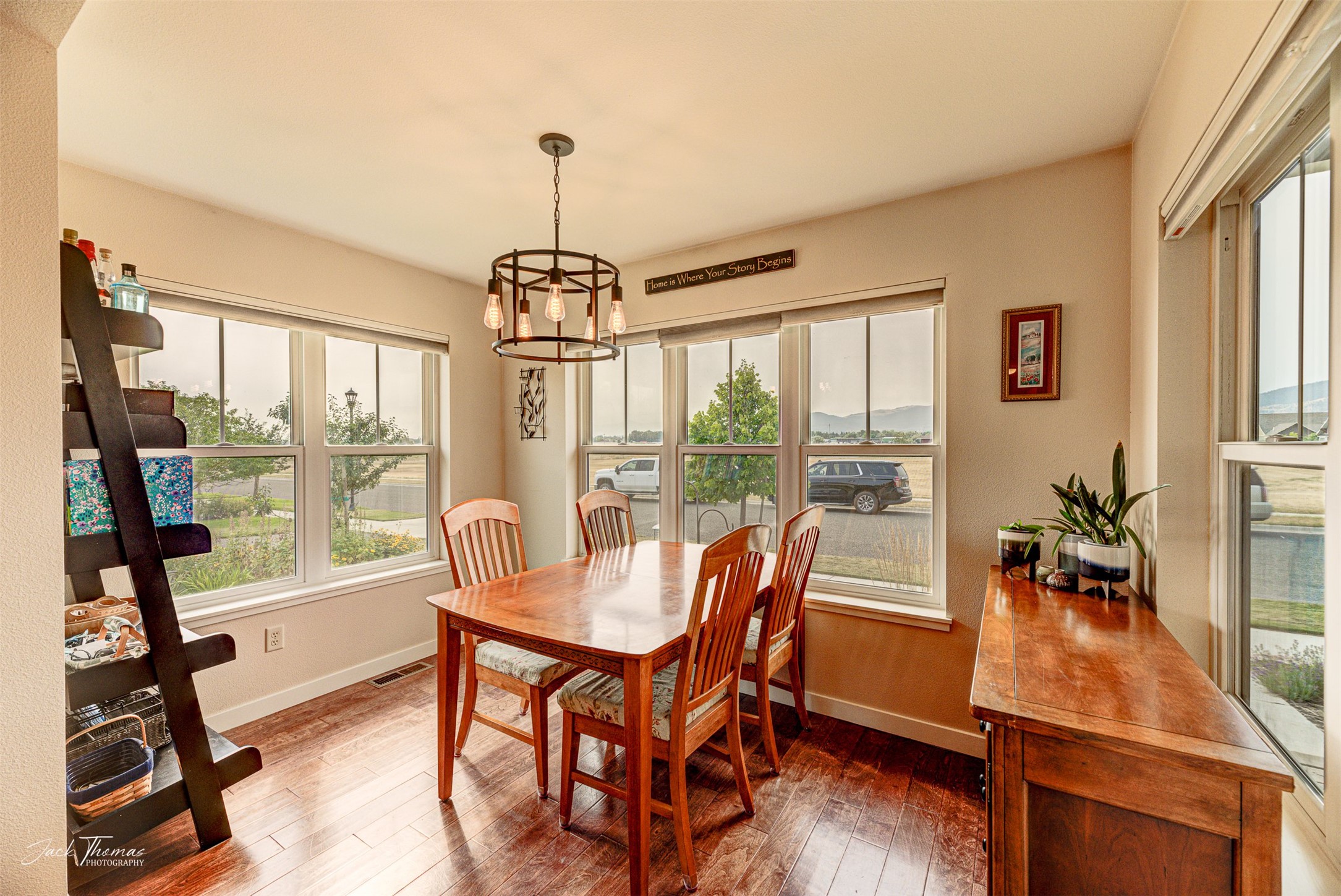 Helena, Montana 59602, United States, 5 Bedrooms Bedrooms, ,4 BathroomsBathrooms,Residential,Pending,159320