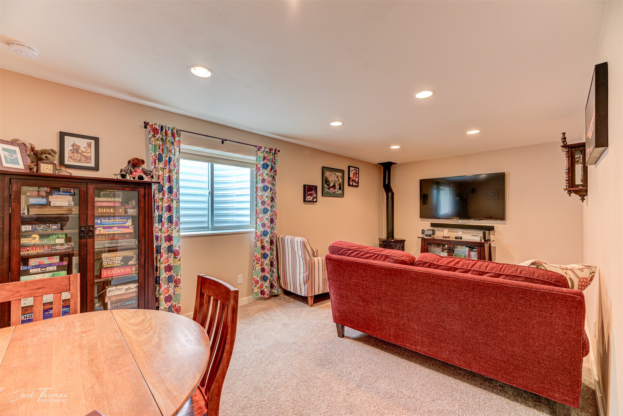 Helena, Montana 59602, United States, 5 Bedrooms Bedrooms, ,4 BathroomsBathrooms,Residential,Pending,159320