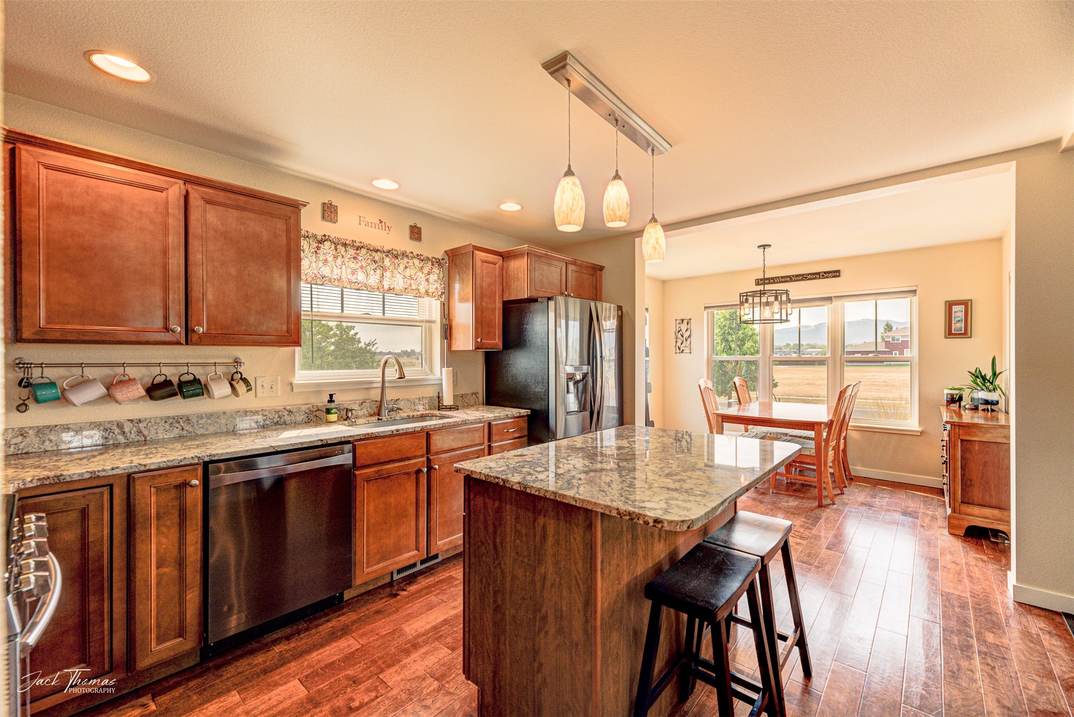 Helena, Montana 59602, United States, 5 Bedrooms Bedrooms, ,4 BathroomsBathrooms,Residential,Pending,159320