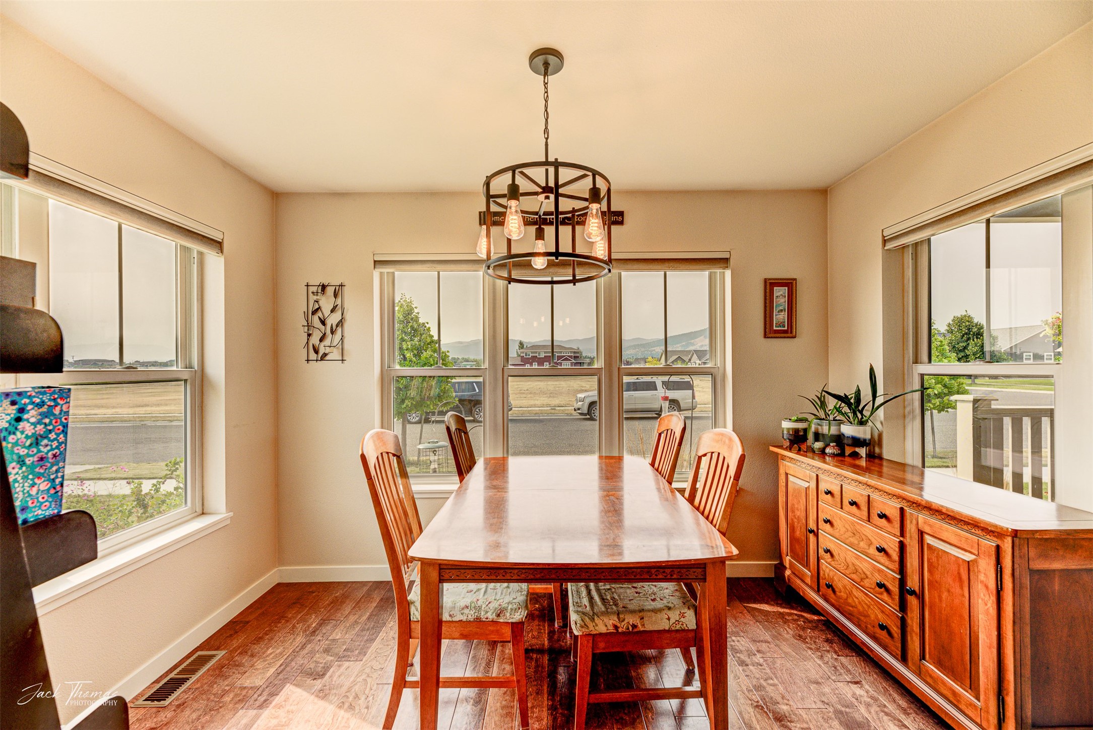 Helena, Montana 59602, United States, 5 Bedrooms Bedrooms, ,4 BathroomsBathrooms,Residential,Pending,159320