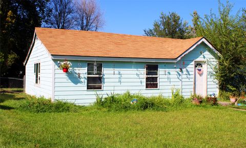 Photo of 1104 5th Street E, Polson, MT 59860 (MLS # 30058171)